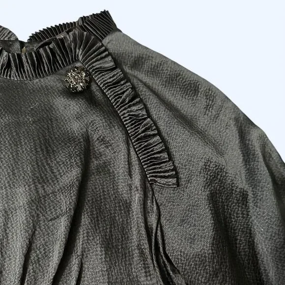 BCBGMAXAZRIA Vintage-Inspired Pleated Black Silk Blouse – Sz S - Picture 4 of 7